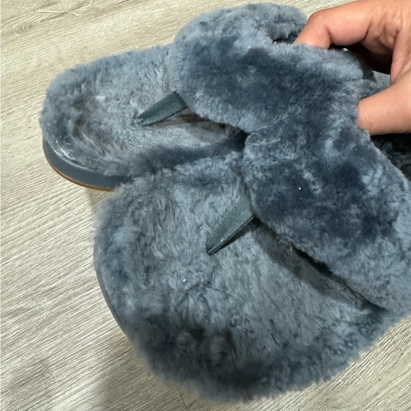 OluKai Kipe’a Heu Genuine Shearling Slide Sandal - Picture 10 of 10